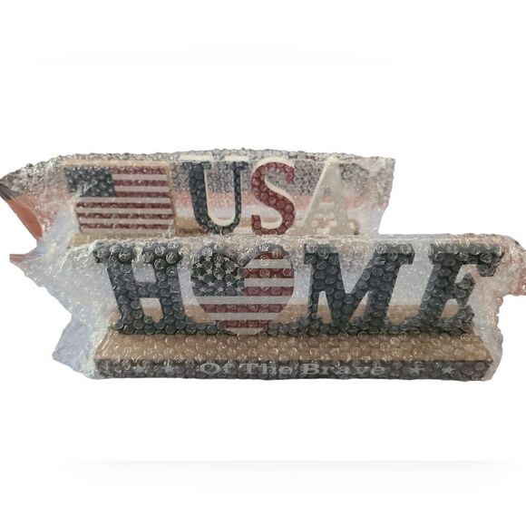 Deconation Patriotic Table Decor 2 Pieces Wood US Flag and Home Heart Flag - Picture 4 of 4